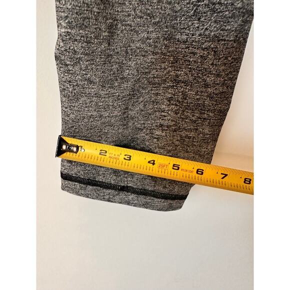 Victoria's Secret VSX Size Medium Gray Knockout Crop Leggings Activewear Yoga - Picture 9 of 13